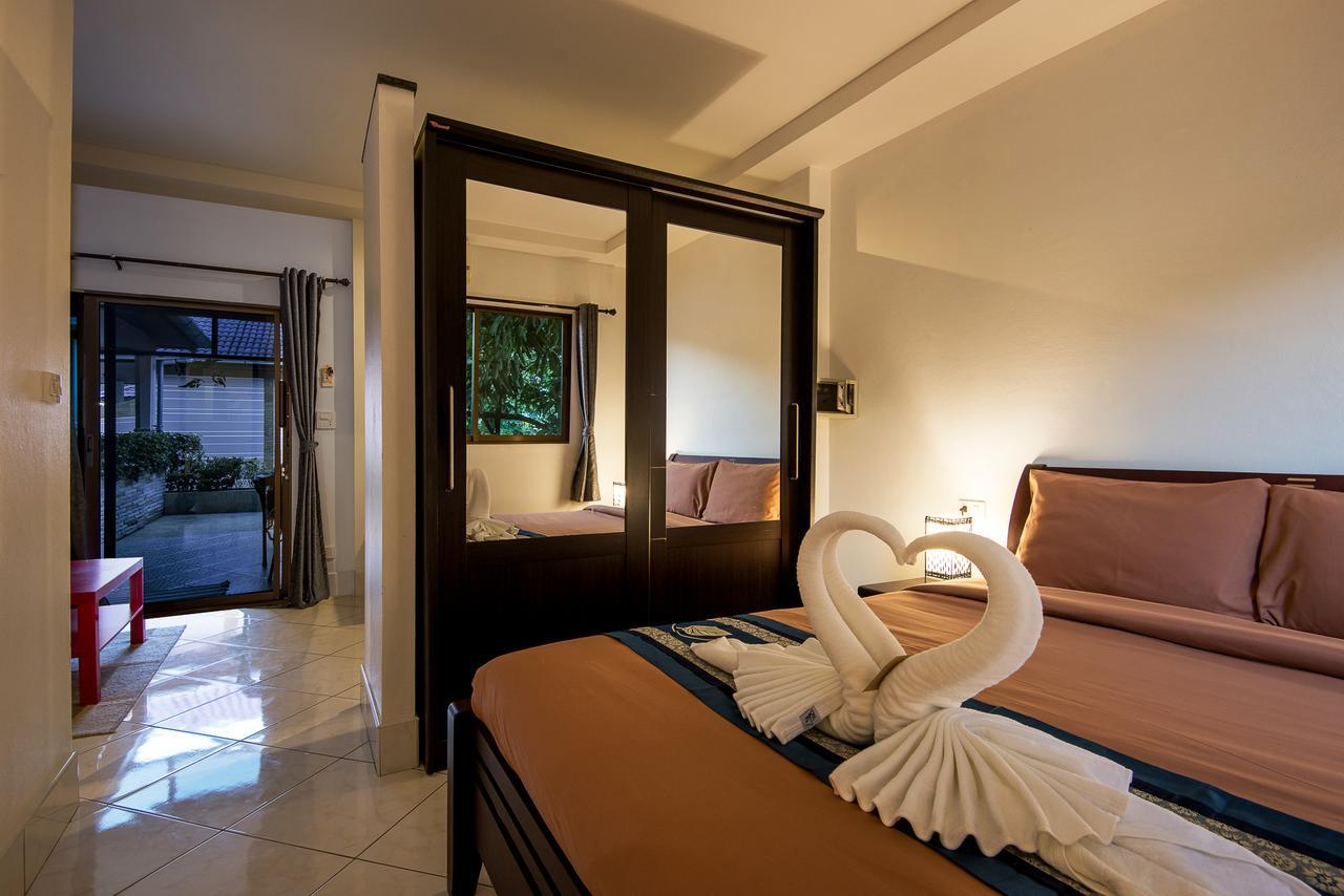 Tananza Resort & Homestay Phuket Nai Harn Extérieur photo
